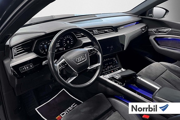 Audi e-tron 11 of 23