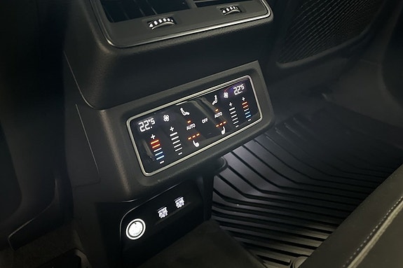 Audi e-tron 21 of 23