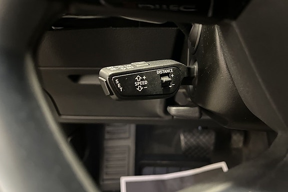 Audi e-tron 14 of 23
