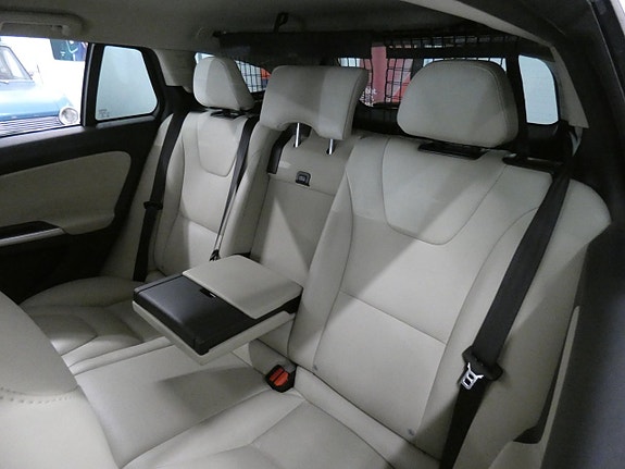 Volvo V60 14 of 16