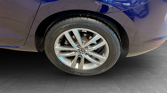 Volkswagen Touran 6 of 14