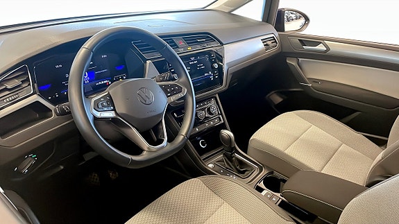Volkswagen Touran 7 of 14