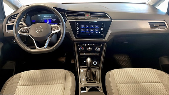 Volkswagen Touran 10 of 14