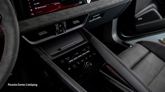 Porsche Macan GTS 14 of 24