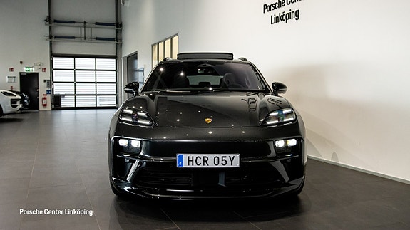 Porsche Macan GTS 2 of 24