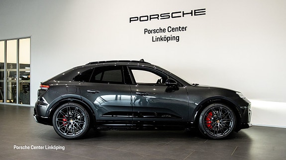Porsche Macan GTS 3 of 24