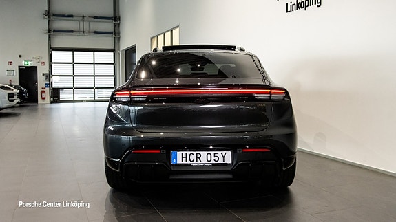 Porsche Macan GTS 6 of 24
