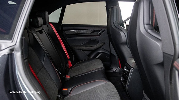 Porsche Macan GTS 21 of 24