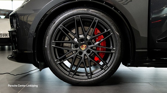 Porsche Macan GTS 9 of 24