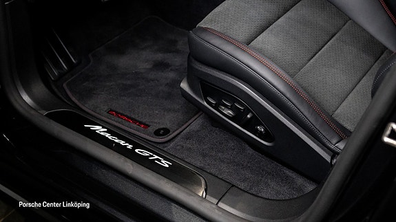Porsche Macan GTS 19 of 24