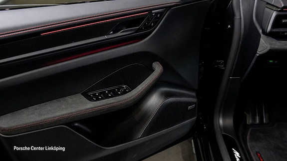 Porsche Macan GTS 20 of 24