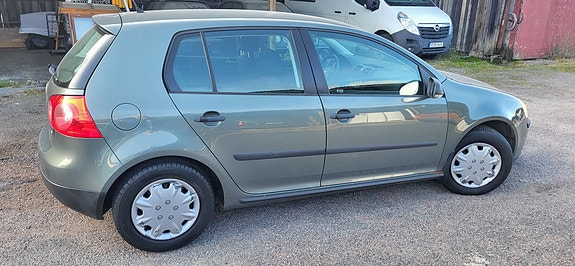 Volkswagen Golf V 7 of 11
