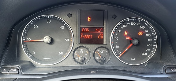 Volkswagen Golf V 3 of 11
