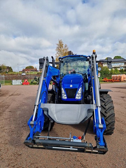 New Holland T5.100 5 of 9