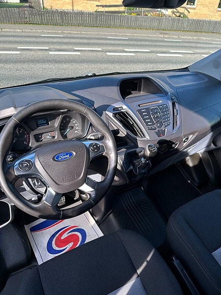 Ford Transit Custom 8 of 9