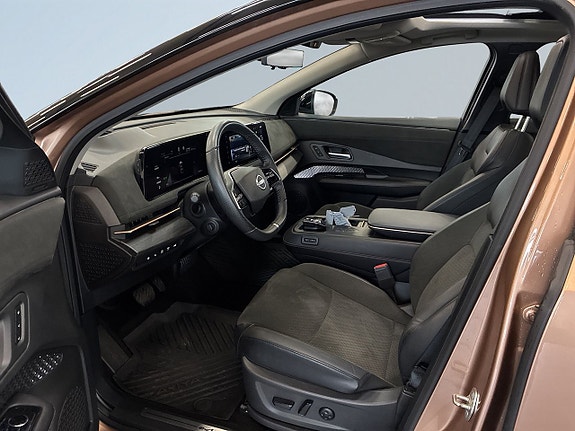 Nissan Ariya 7 of 27