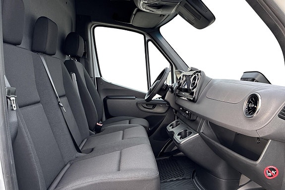 Mercedes-Benz eSprinter 420 13 of 20