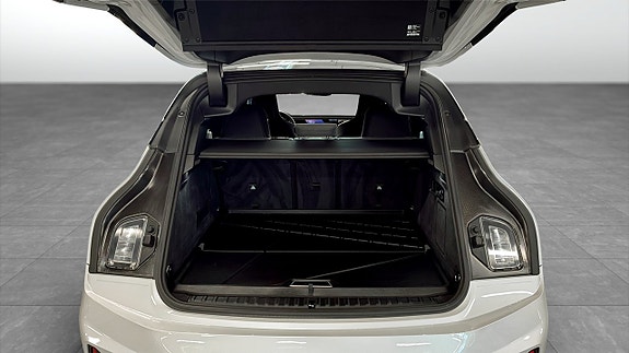 BMW iX 10 of 13