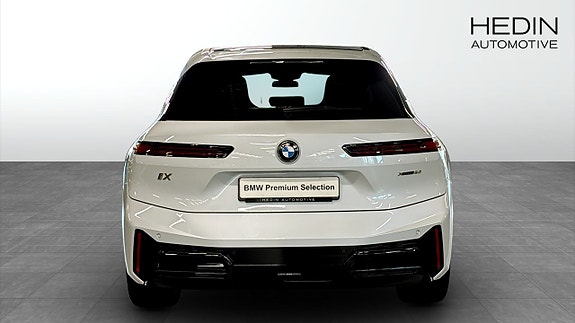 BMW iX 7 of 13