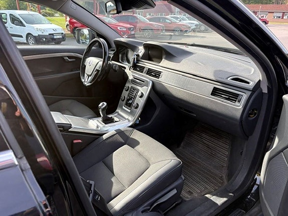 Volvo XC70 6 of 6