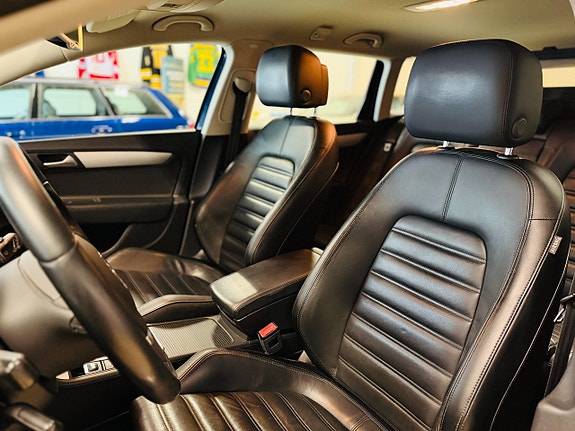 Volkswagen Passat Alltrack 13 of 20