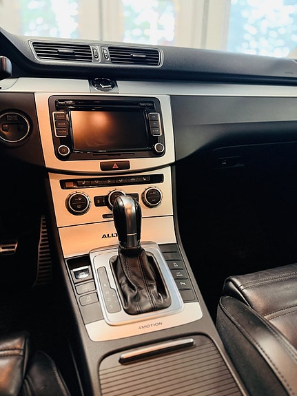 Volkswagen Passat Alltrack 16 of 20