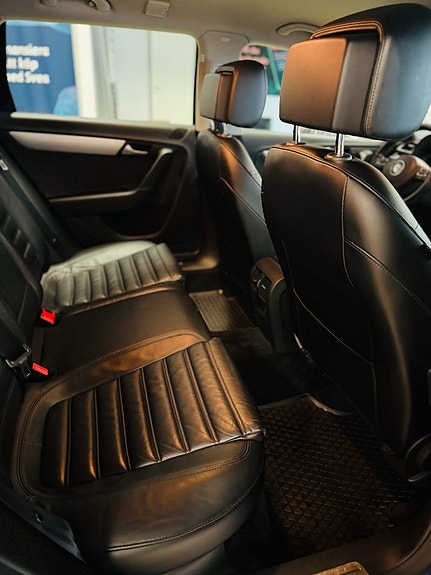 Volkswagen Passat Alltrack 17 of 20