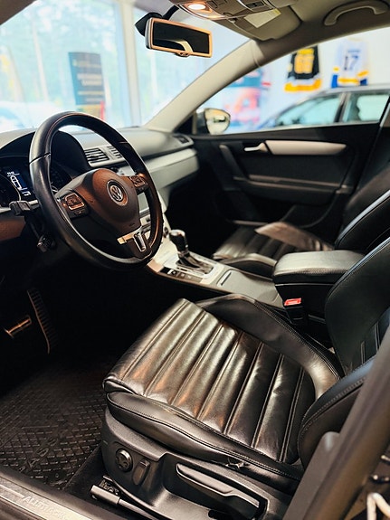 Volkswagen Passat Alltrack 12 of 20
