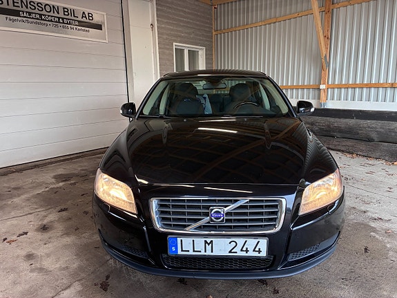 Volvo S80 3 of 11