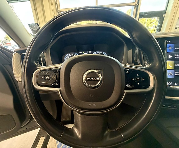 Volvo XC60 18 of 26