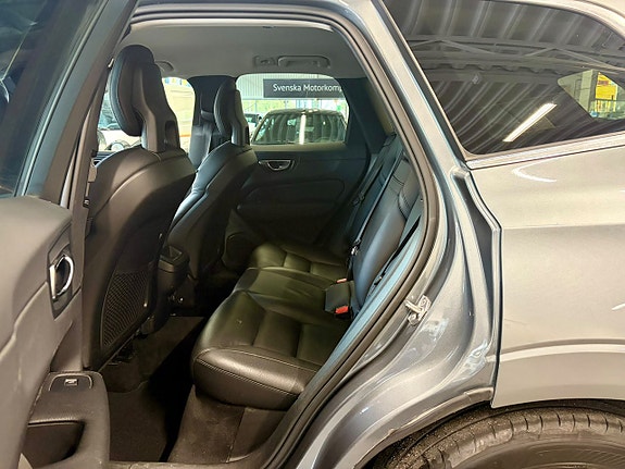 Volvo XC60 10 of 26