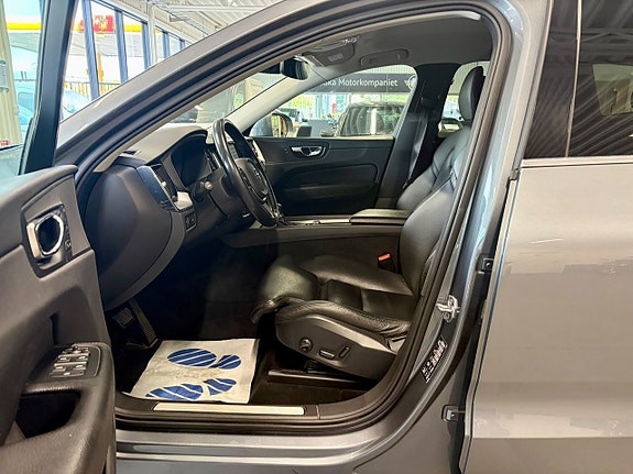 Volvo XC60 9 of 26