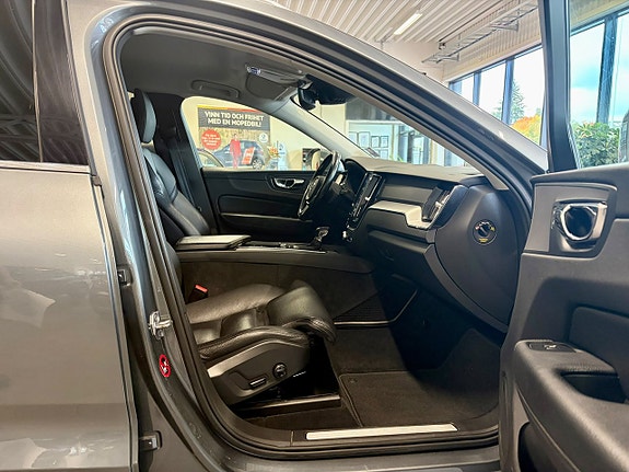 Volvo XC60 16 of 26