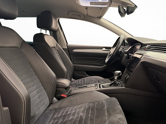 Volkswagen Passat 30 of 30