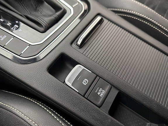 Volkswagen Passat 28 of 30