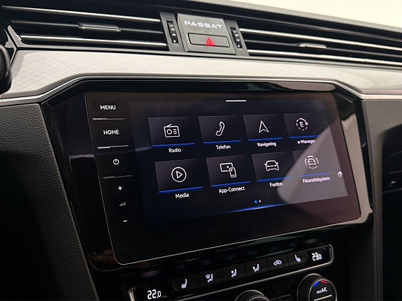 Volkswagen Passat 24 of 30