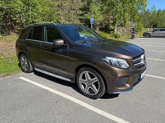 Mercedes-Benz GLE350 d 3 of 23