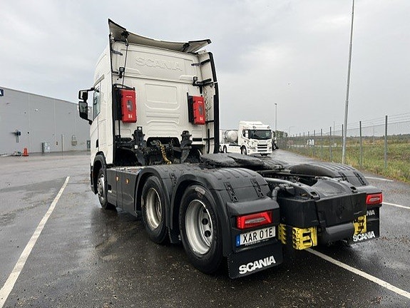 Dragbil Scania R560 6x2 med hydraulik 4 of 7
