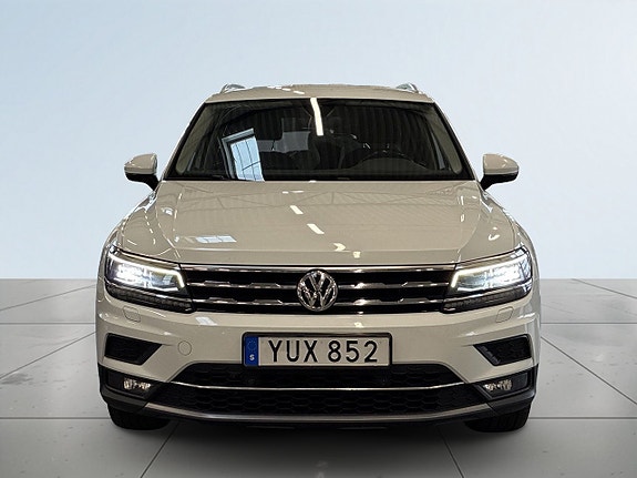 Volkswagen Tiguan Allspace 2 of 26