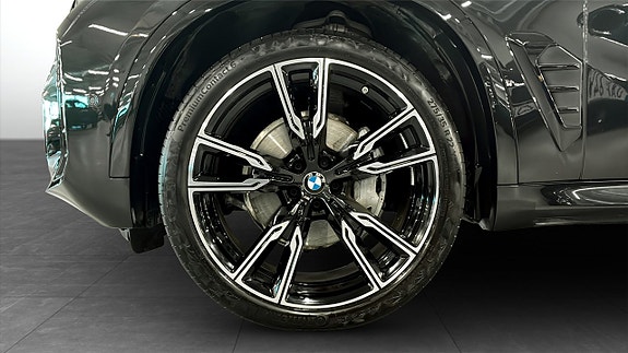 BMW X5 9 of 12