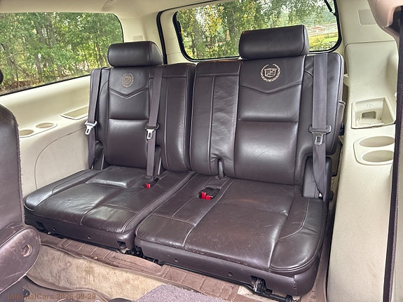 Cadillac Escalade 20 of 30