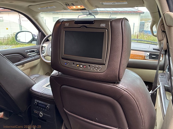 Cadillac Escalade 25 of 30