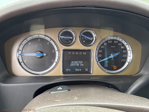 Cadillac Escalade 10 of 30