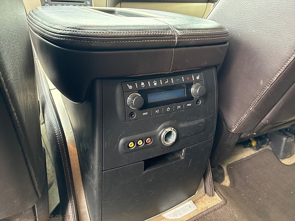 Cadillac Escalade 26 of 30