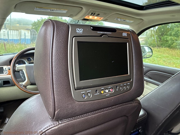 Cadillac Escalade 24 of 30