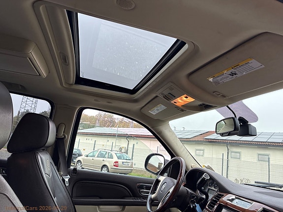 Cadillac Escalade 22 of 30