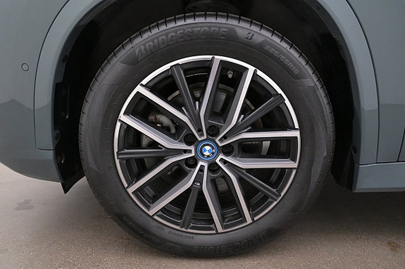 BMW iX1 27 of 27