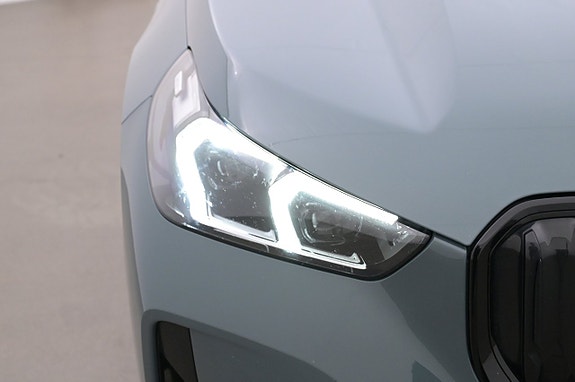 BMW iX1 25 of 27
