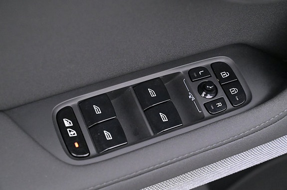 Polestar 2 10 of 27
