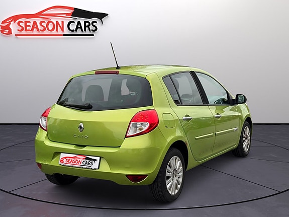 Renault Clio 2 of 9